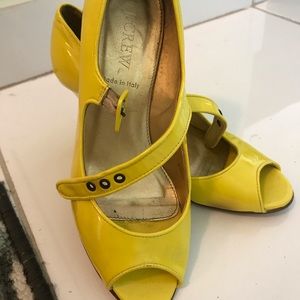 J crew yellow shoes open toe